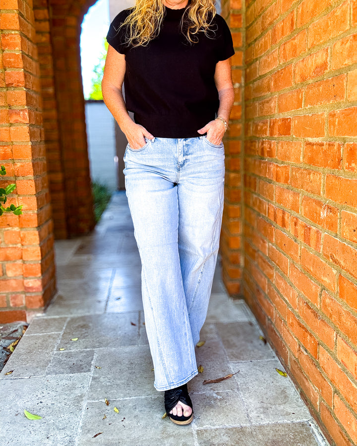 Lely Mid Rise Fit Barrel Jeans by Risen