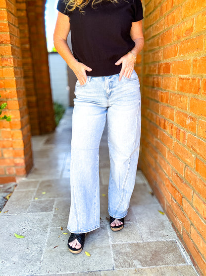 Lely Mid Rise Fit Barrel Jeans by Risen