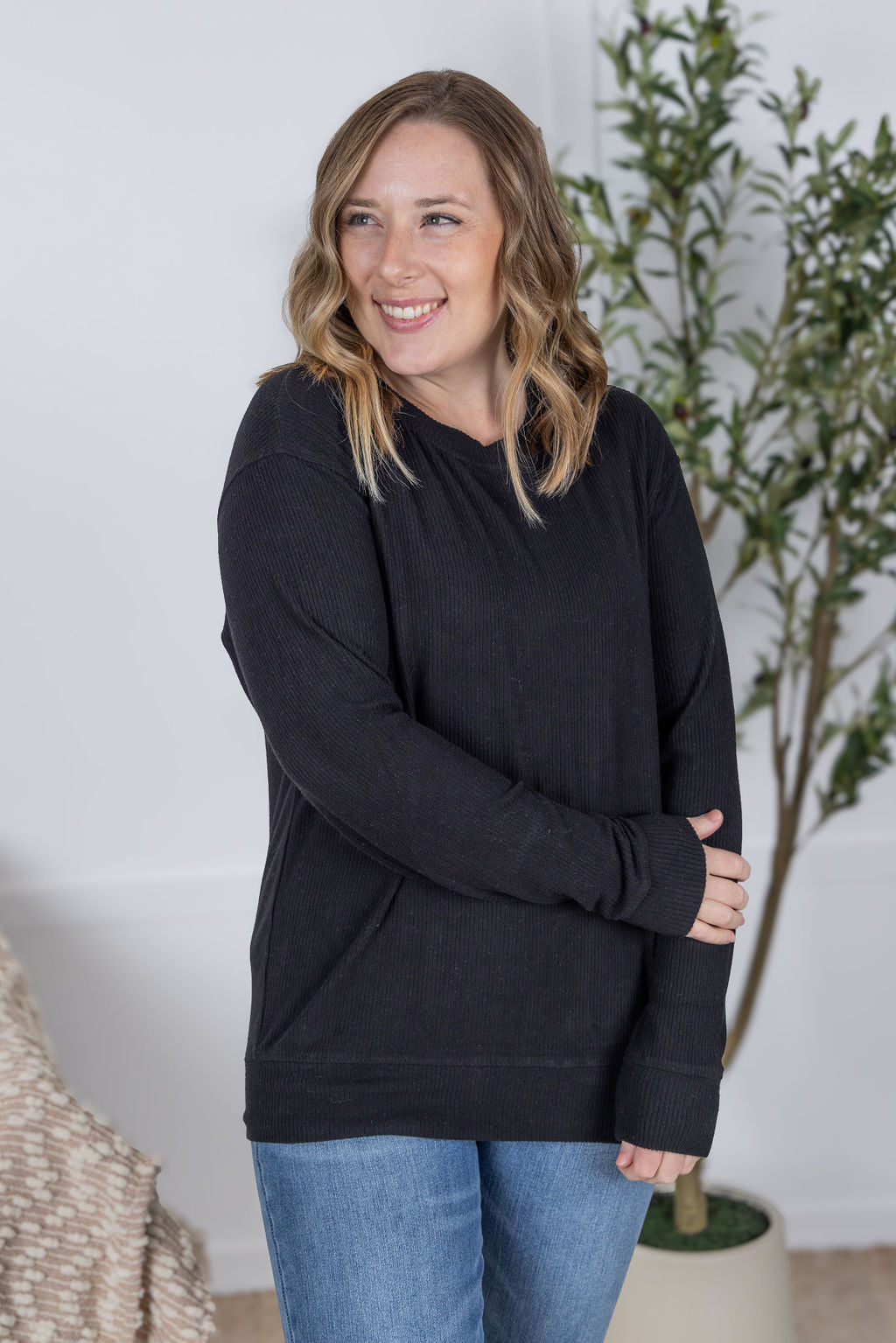 Corrine Ribbed Pullover Top - Black