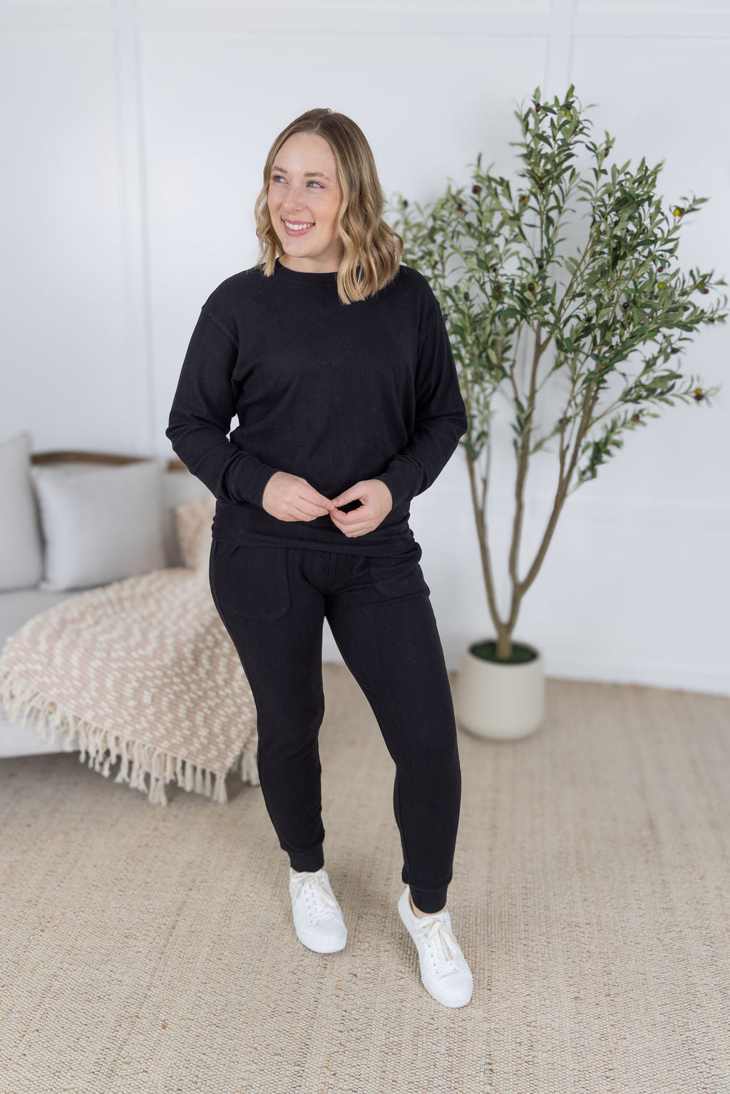 Corrine Ribbed Pullover Top - Black