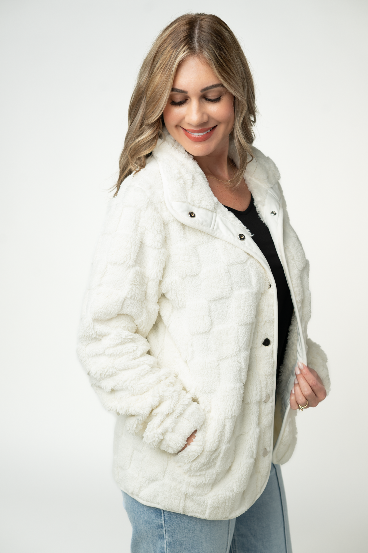 Checkered Snap Sherpa - Ivory