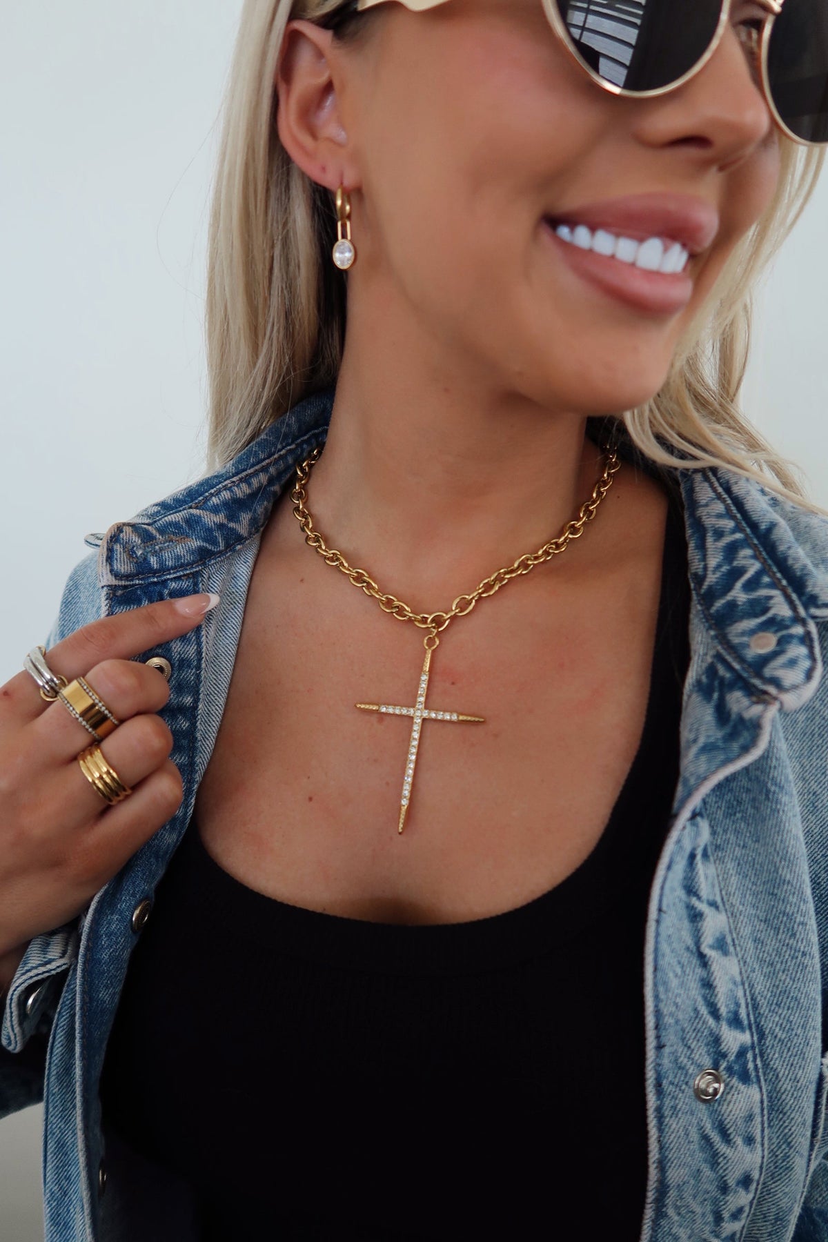 LUXE CROSS NECKLACE