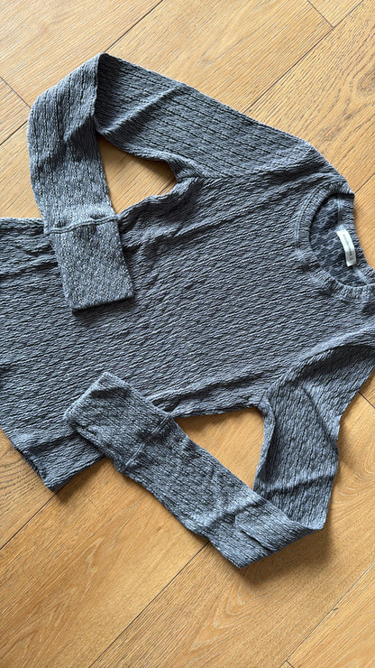 Puckered Jacquard Crew Neck Long Sleeve Thumbhole Top