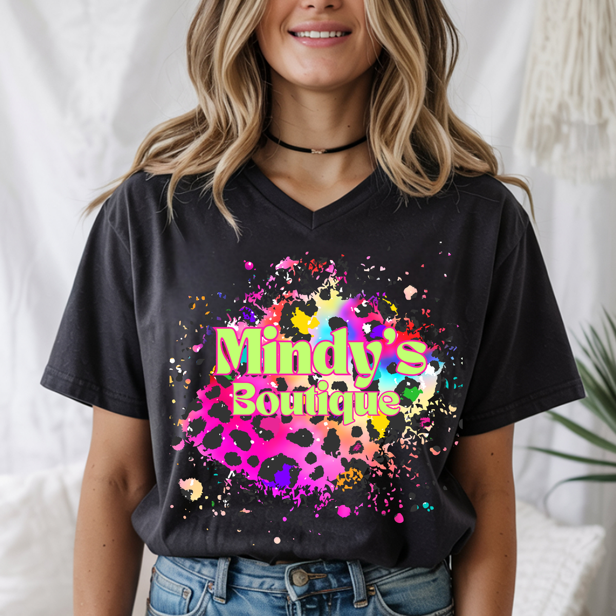 V-Neck Mindy's Boutique Graphic Tee