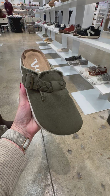DOORBUSTER: Cali Mule in Olive